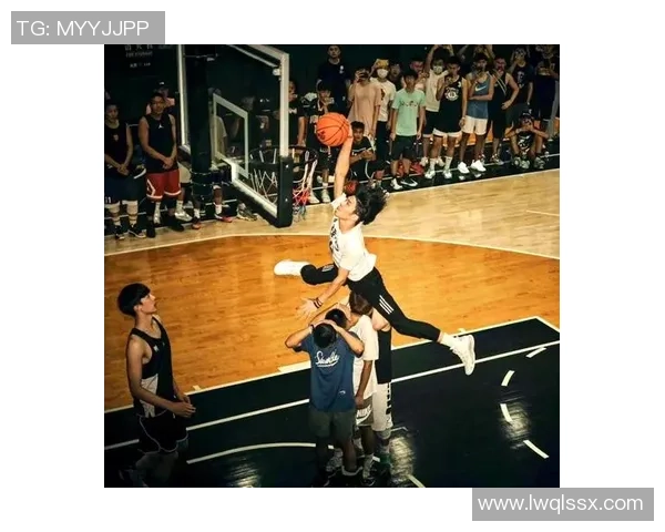 从篮球运动员成长之路看拼搏精神与团队力量的深度解析魅力展现篇