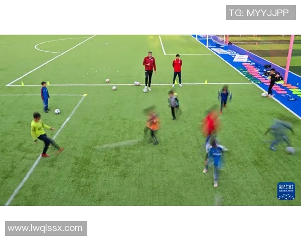 围绕现代足球俱乐部发展战略与青训体系融合路径研究探索实践模式分析