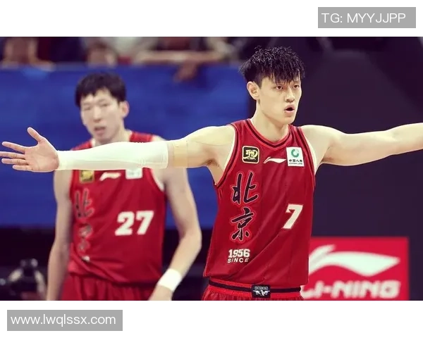 聚焦篮球明星成长之路探寻赛场荣耀与人生奋斗背后的故事魅力精彩