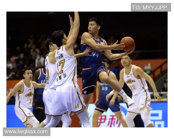 辽宁本钢主场鏖战新疆广汇强强对决掀起新赛季篮球巅峰之夜