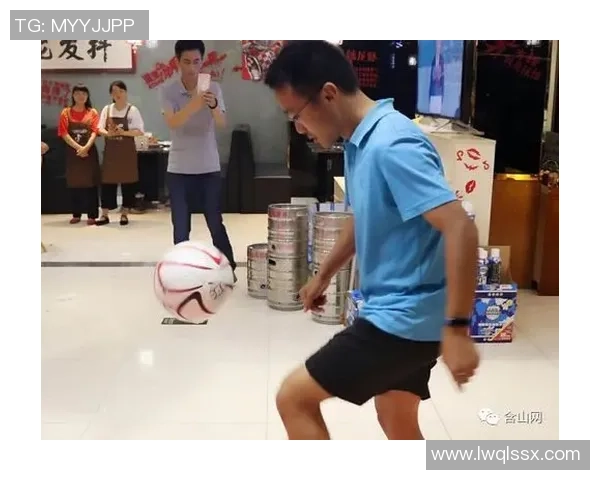 世界杯特许商品正式上线球迷热情高涨掀起抢购热潮 世界杯特许商品正式上线球迷热情高涨掀起抢购热潮